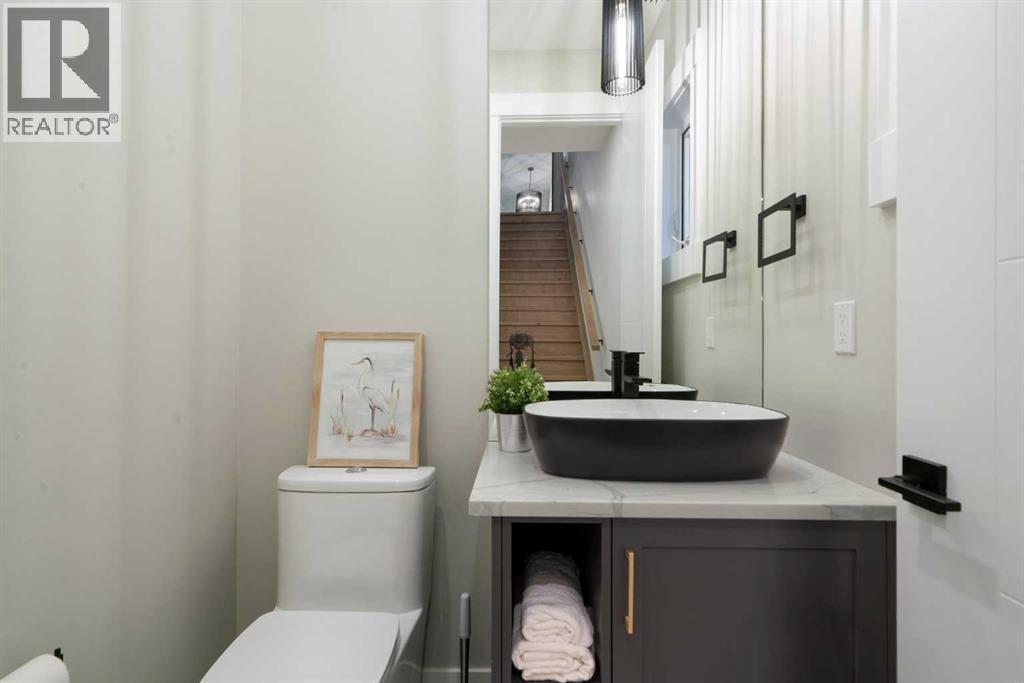 Photo 16 of 2414 35 Street Sw, Calgary AB