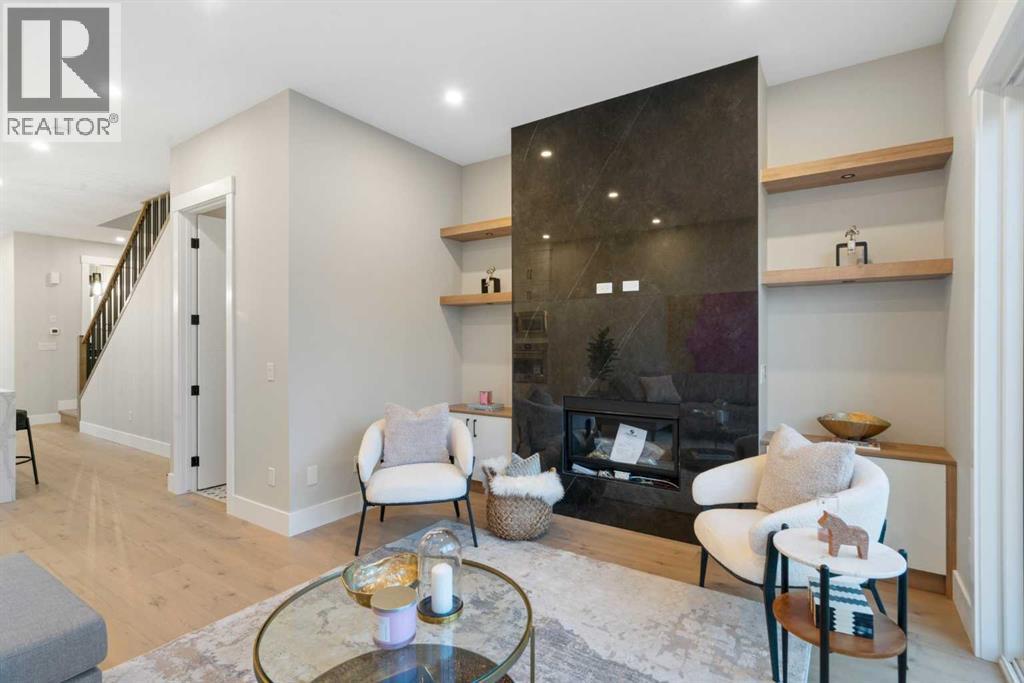 Photo 1 of 2414 35 Street Sw, Calgary AB