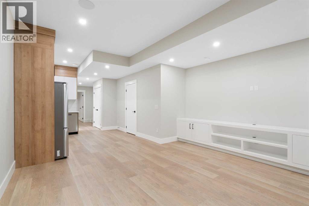 Photo 37 of 2414 35 Street Sw, Calgary AB