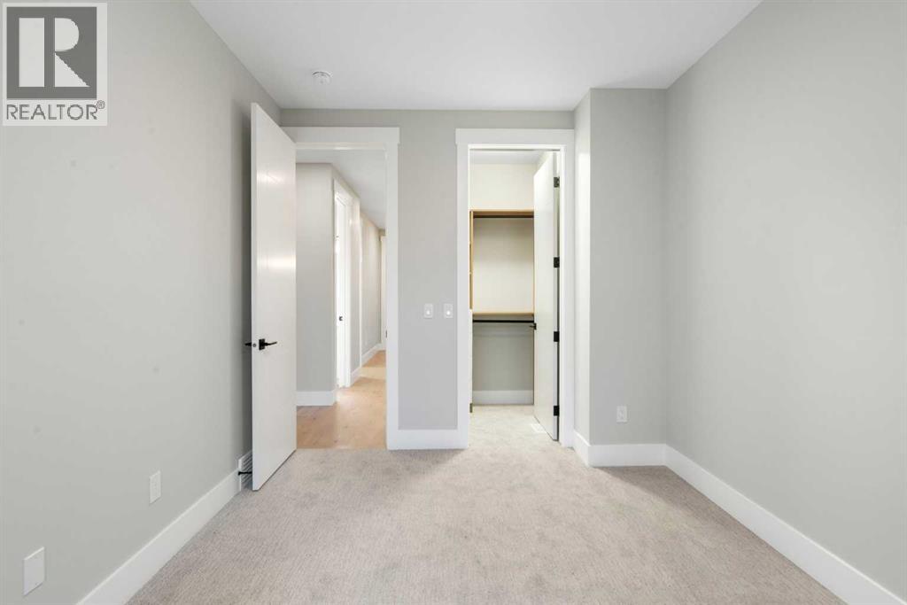 Photo 32 of 2414 35 Street Sw, Calgary AB