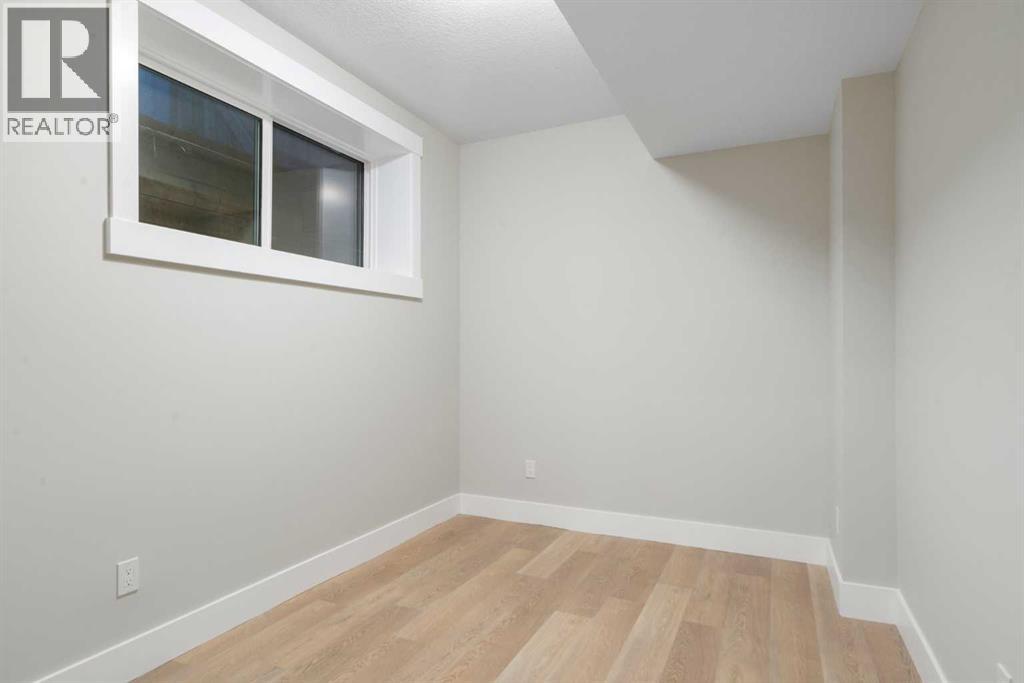 Photo 40 of 2414 35 Street Sw, Calgary AB