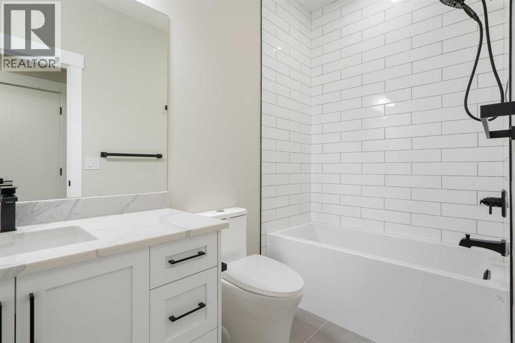Photo 35 of 2414 35 Street Sw, Calgary AB