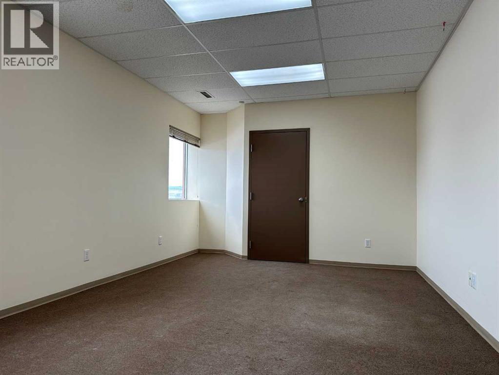 Photo 13 of 10203 B 123 Street, Grande Prairie AB
