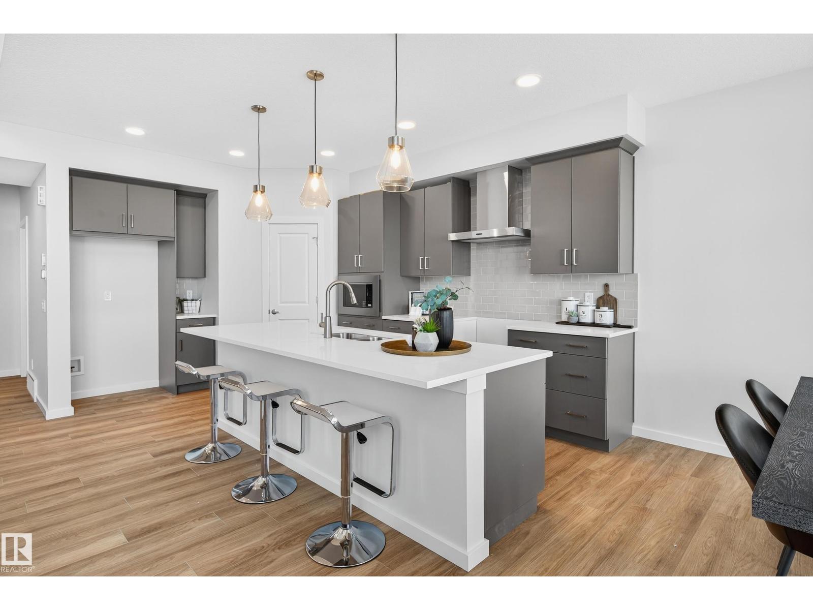 Photo 3 of 2235 194 St Nw, Edmonton AB