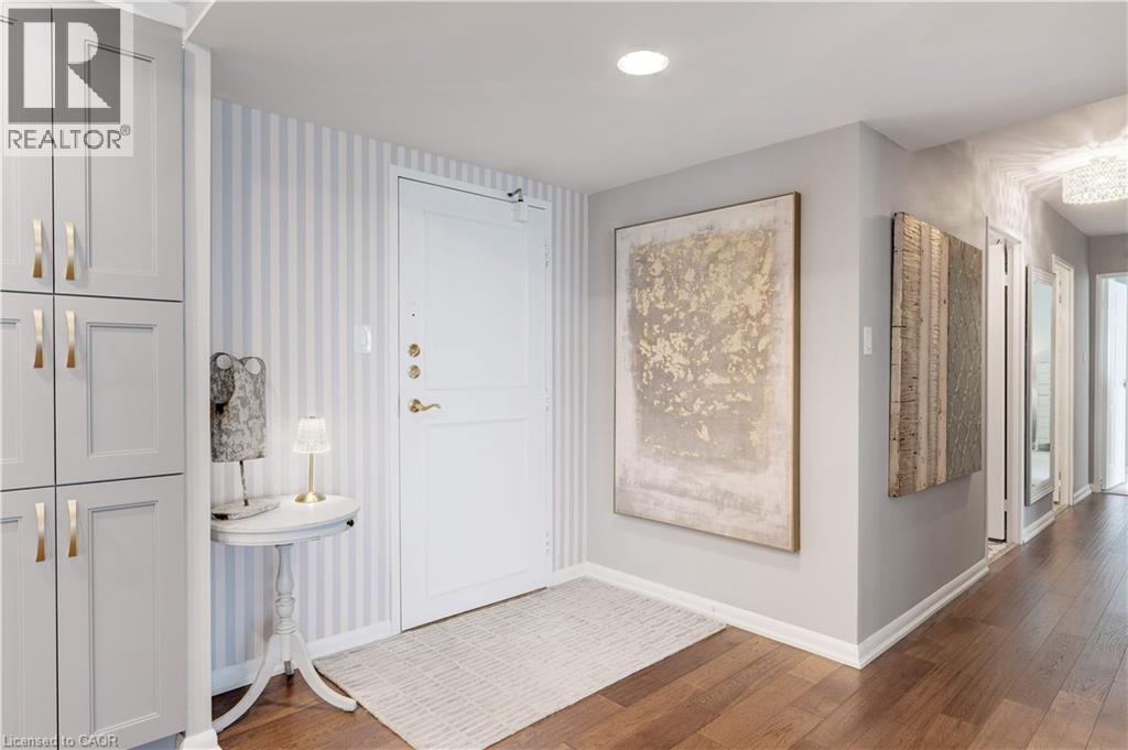 Photo 4 of 2175 Marine Drive Unit 903, Oakville ON
