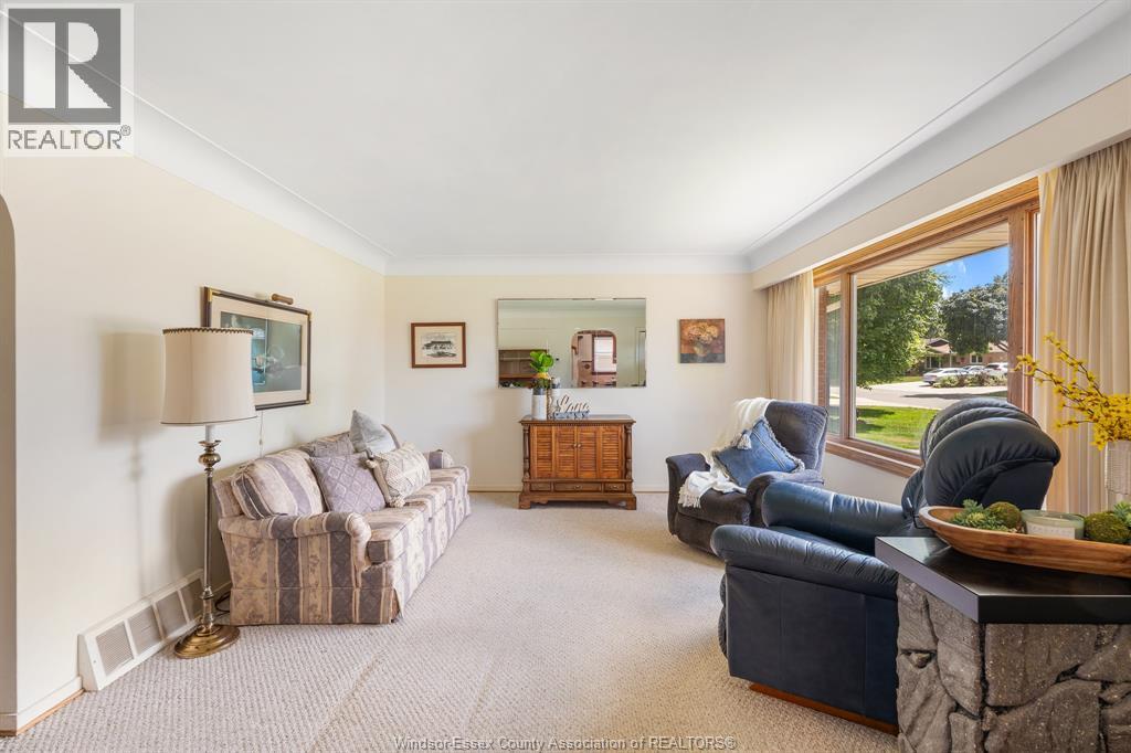 Photo 10 of 31 William Avenue, Leamington ON