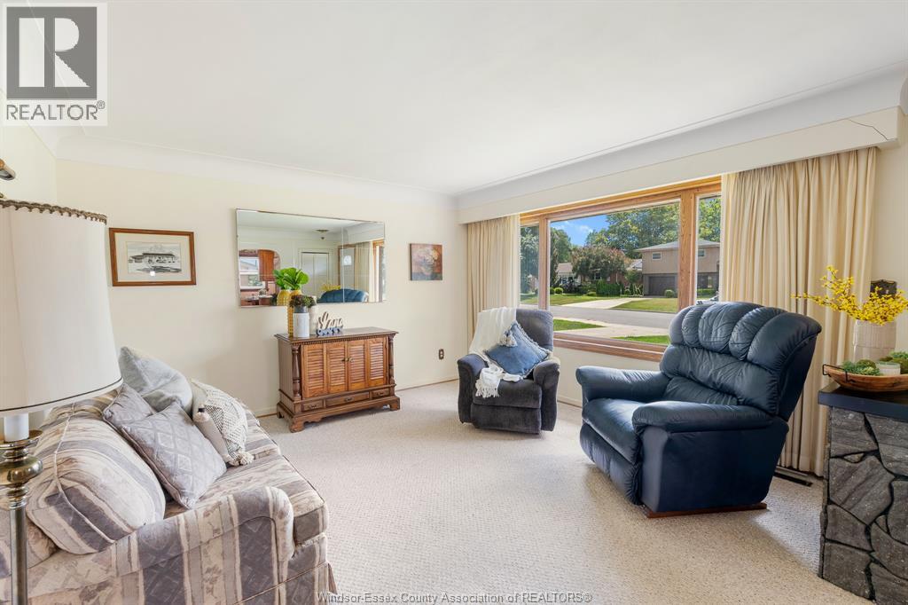 Photo 11 of 31 William Avenue, Leamington ON