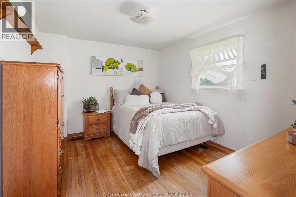 Photo 15 of 31 William Avenue, Leamington ON