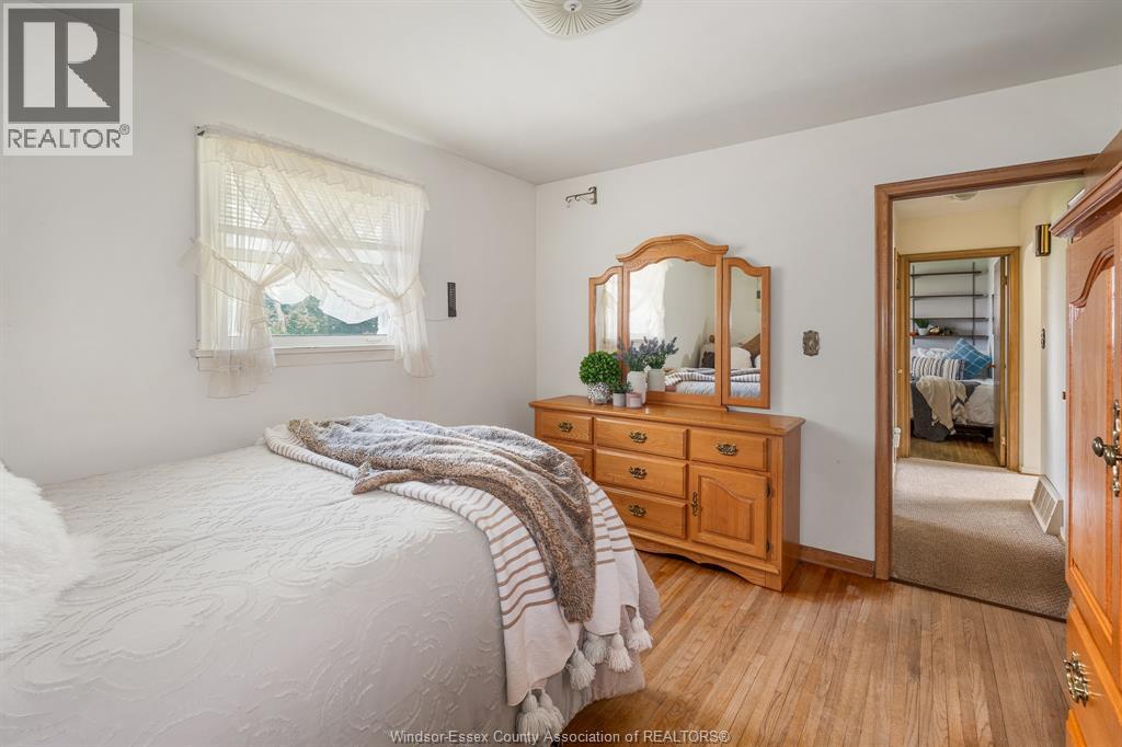Photo 16 of 31 William Avenue, Leamington ON