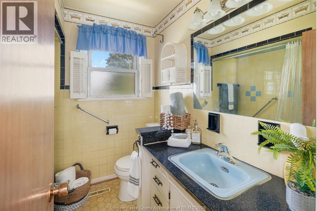 Photo 19 of 31 William Avenue, Leamington ON