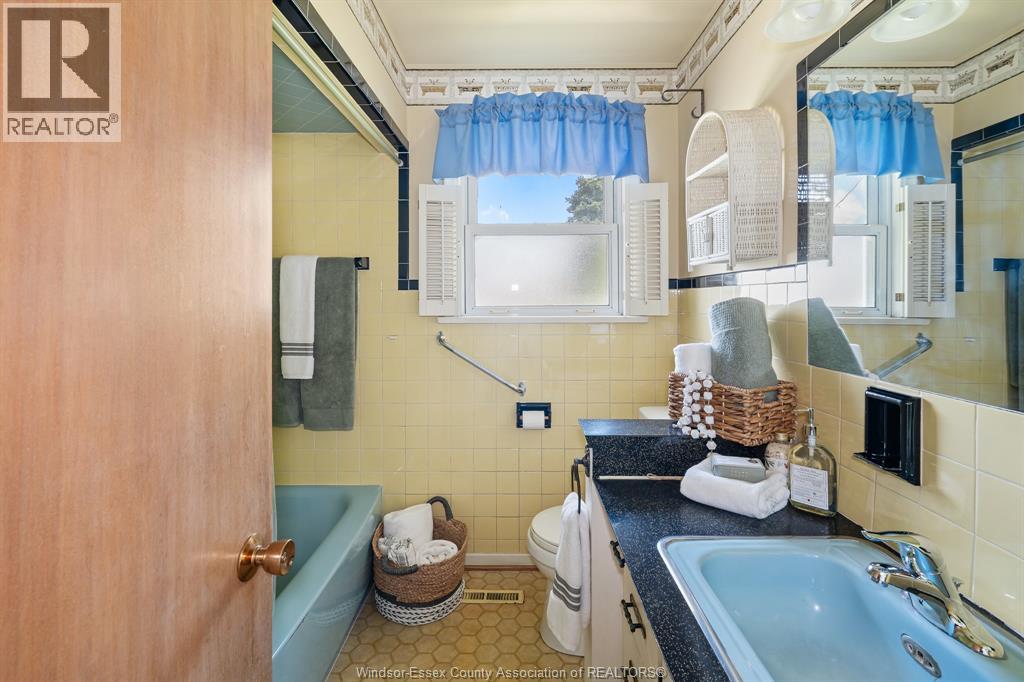 Photo 20 of 31 William Avenue, Leamington ON