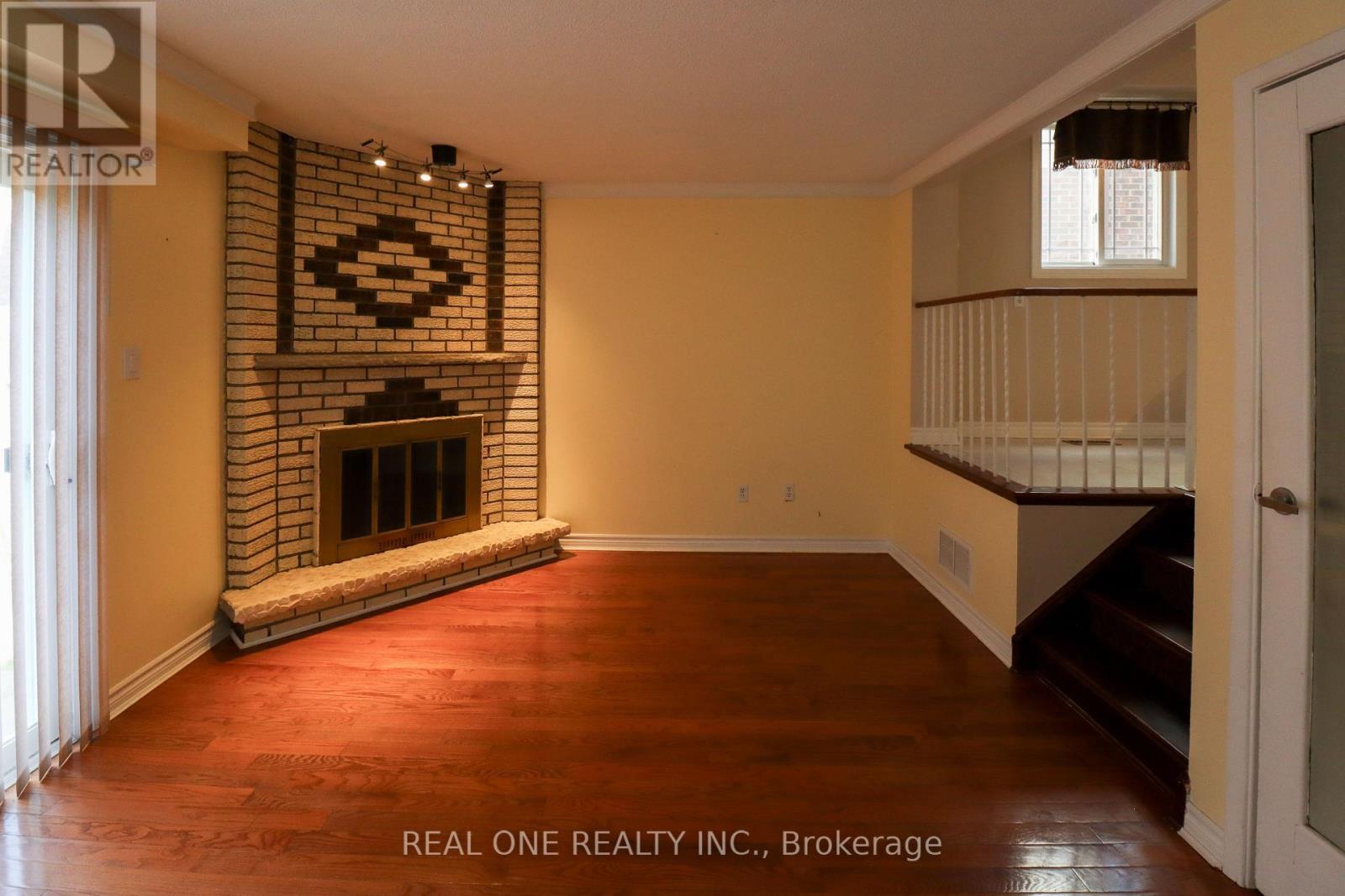 Photo 13 of 4139 Quaker Hill Drive, Mississauga ON