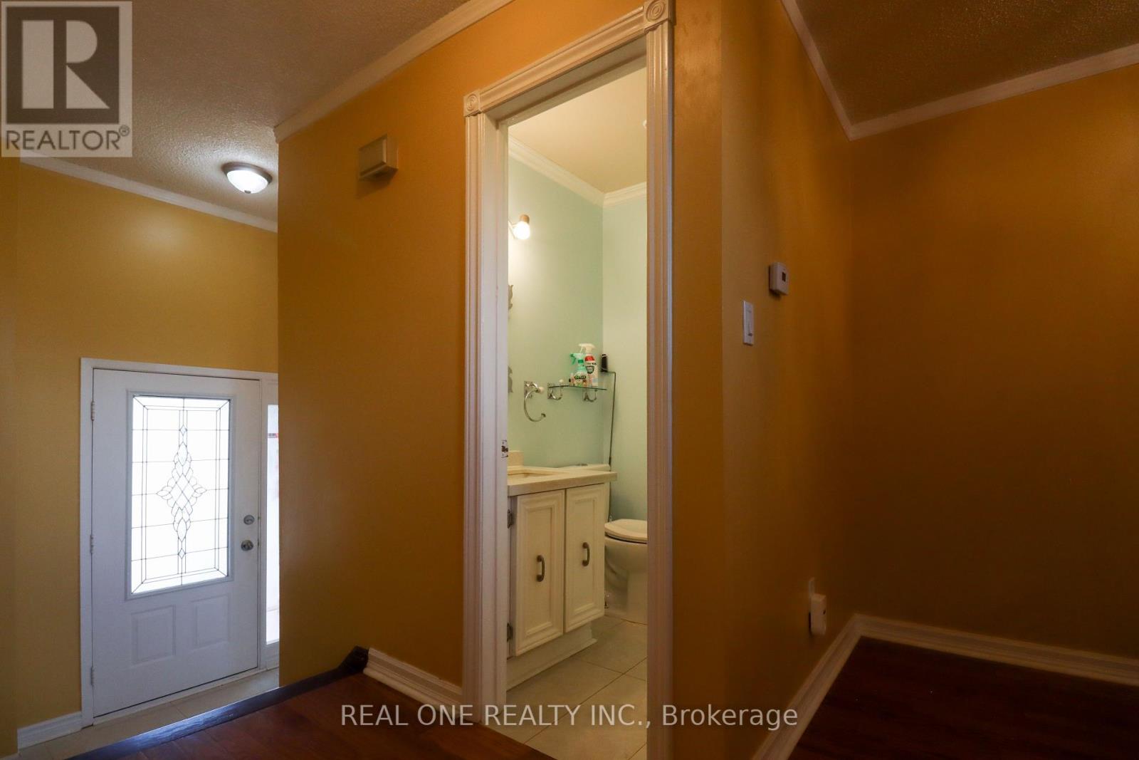 Photo 10 of 4139 Quaker Hill Drive, Mississauga ON