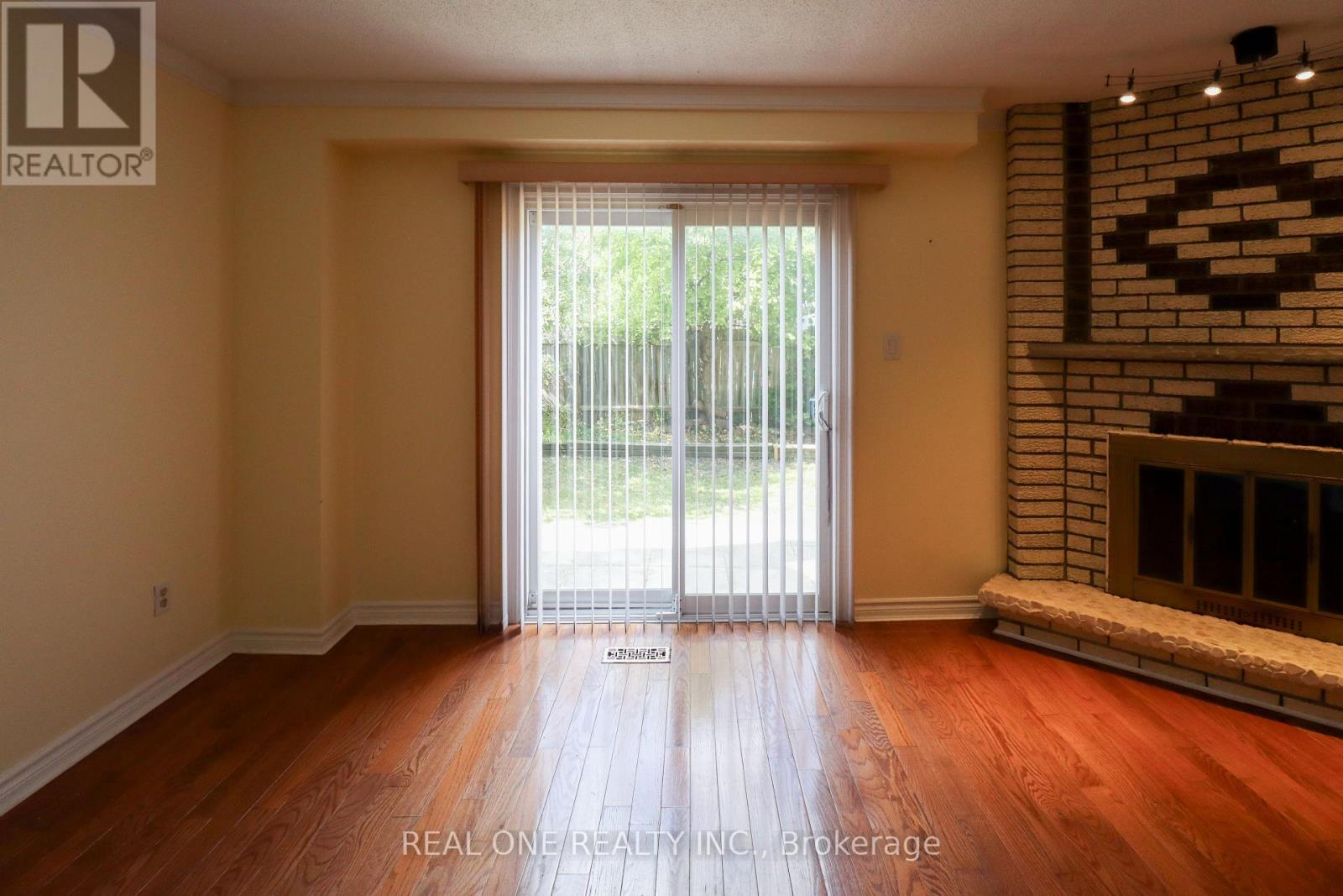 Photo 14 of 4139 Quaker Hill Drive, Mississauga ON