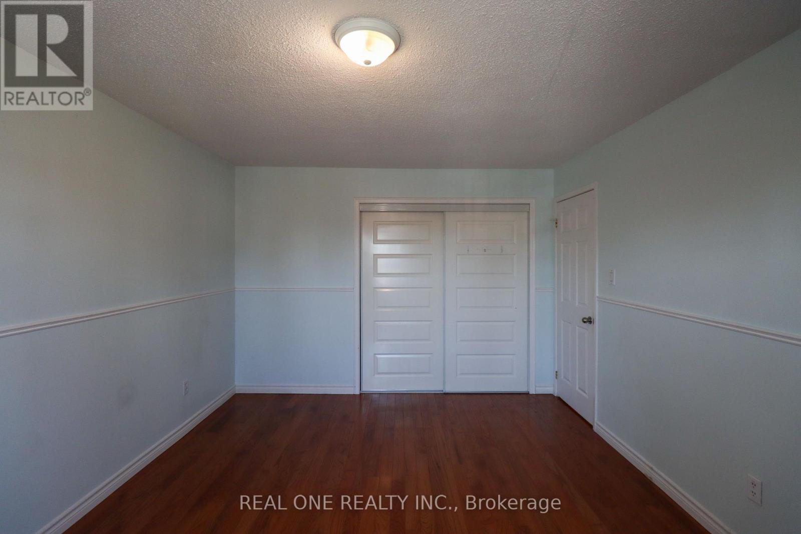 Photo 24 of 4139 Quaker Hill Drive, Mississauga ON