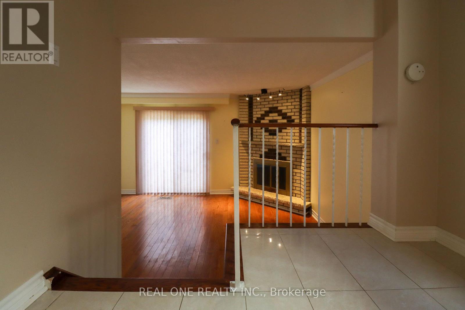 Photo 12 of 4139 Quaker Hill Drive, Mississauga ON