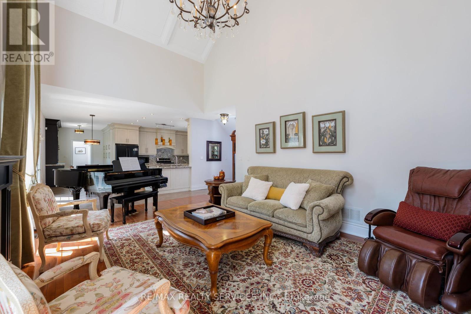 Single Family House for Sale in  NORTH RIVERDALE DRIVE Caledon (Inglewood) 