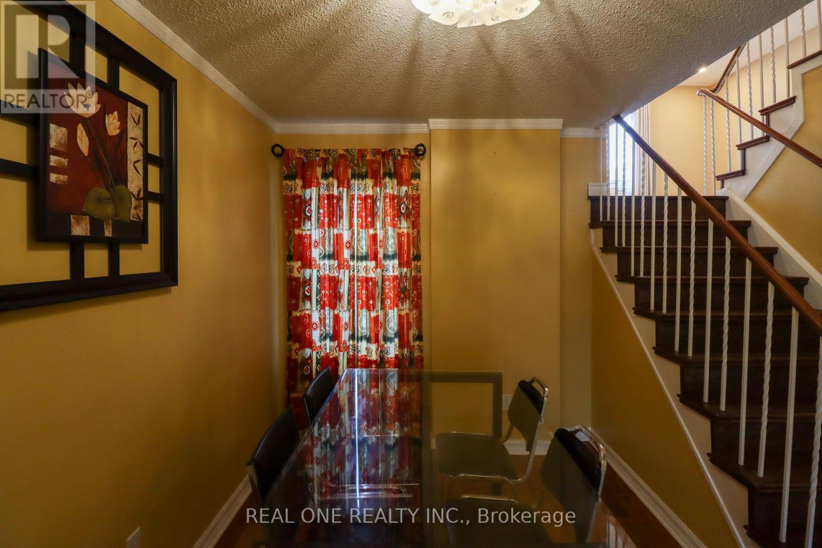 Photo 9 of 4139 Quaker Hill Drive, Mississauga ON