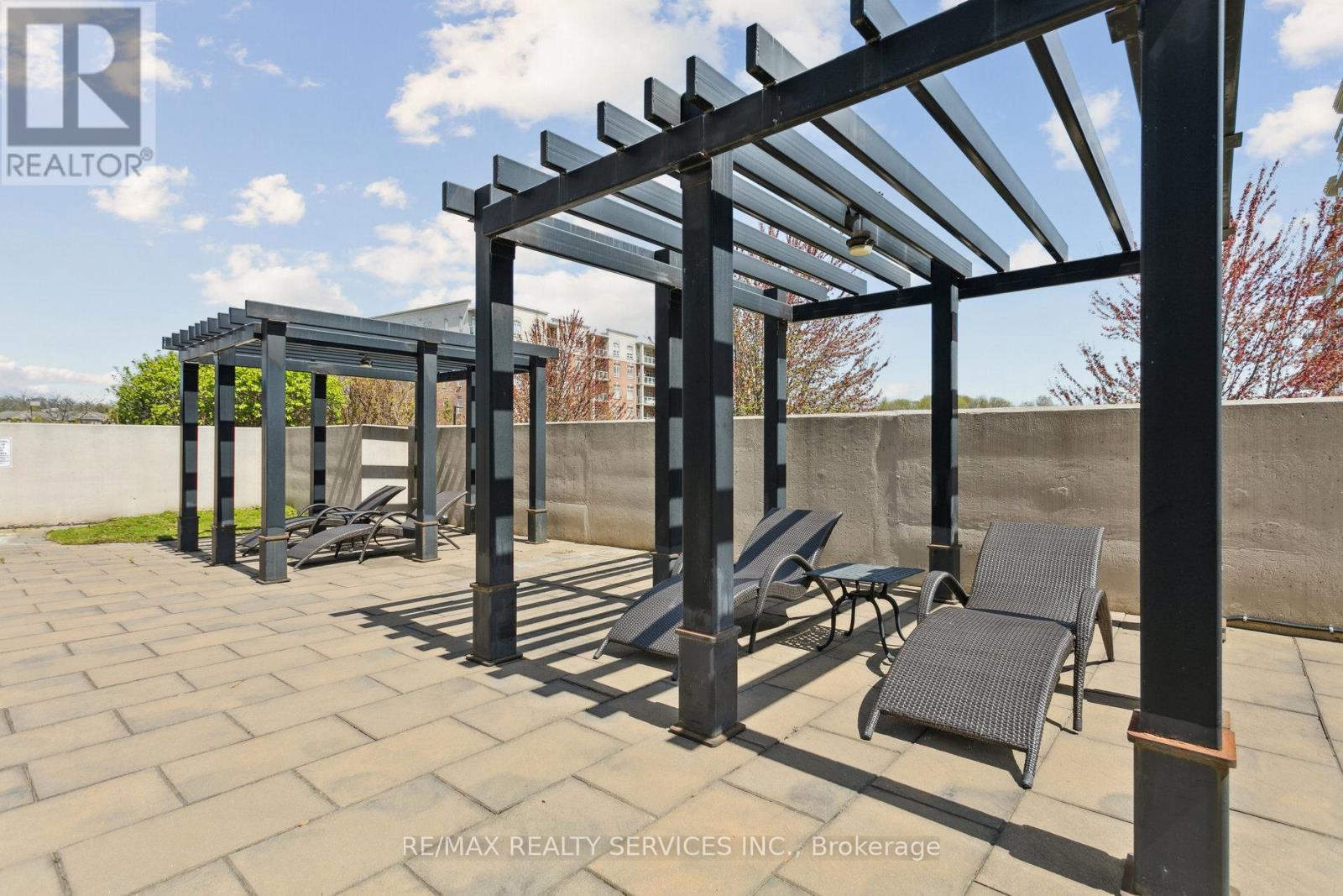 Photo 35 of 104 1940 Ironstone Drive, Burlington ON