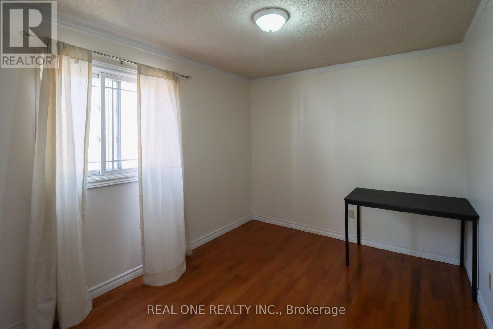 Photo 26 of 4139 Quaker Hill Drive, Mississauga ON