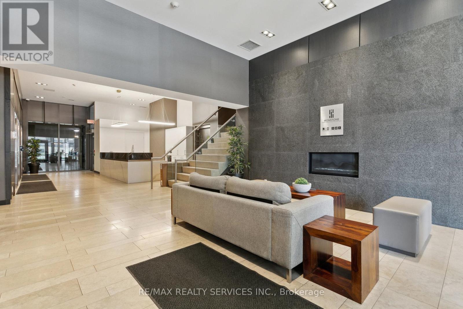 Photo 26 of 104 1940 Ironstone Drive, Burlington ON