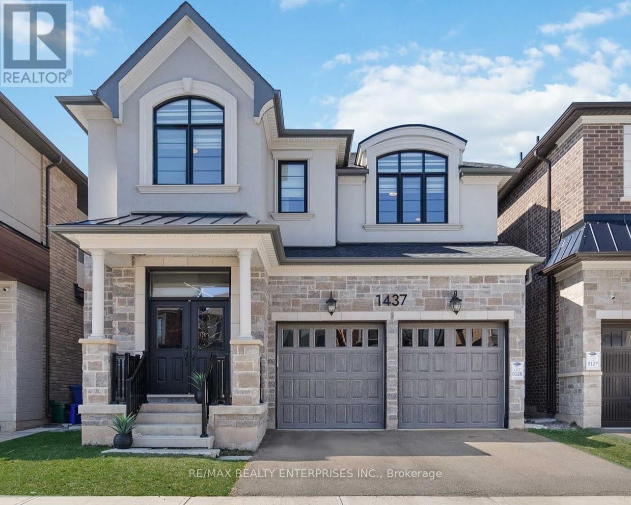 Photo 1 of 1437 Lakeport Crescent, Oakville ON