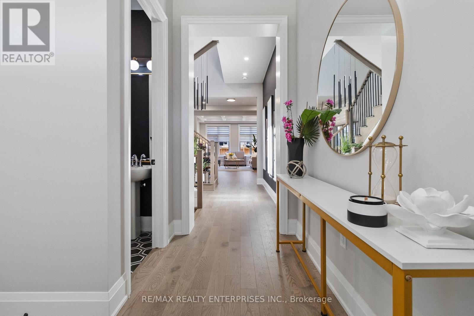 Photo 17 of 1437 Lakeport Crescent, Oakville ON