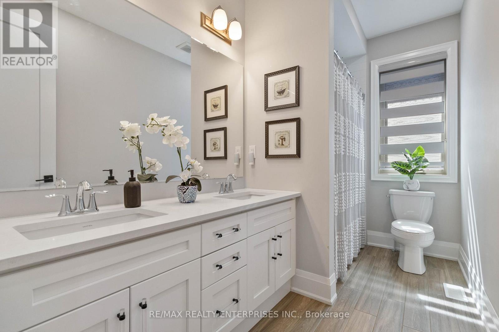 Photo 35 of 1437 Lakeport Crescent, Oakville ON