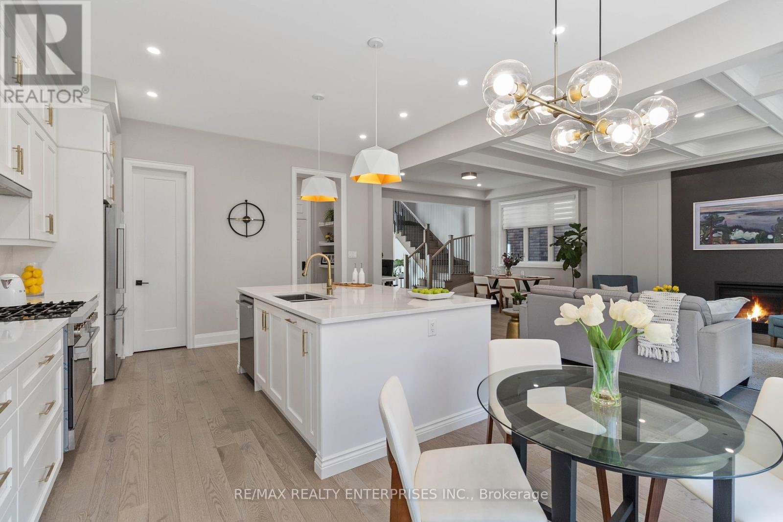 Photo 16 of 1437 Lakeport Crescent, Oakville ON