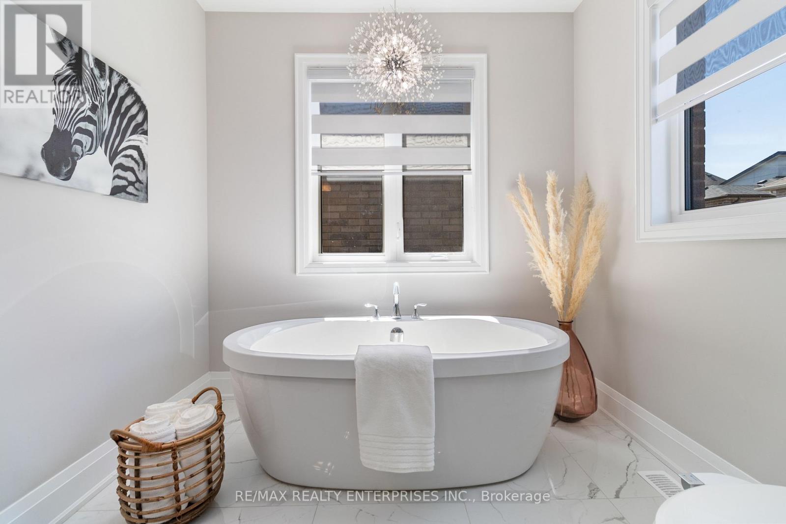 Photo 37 of 1437 Lakeport Crescent, Oakville ON