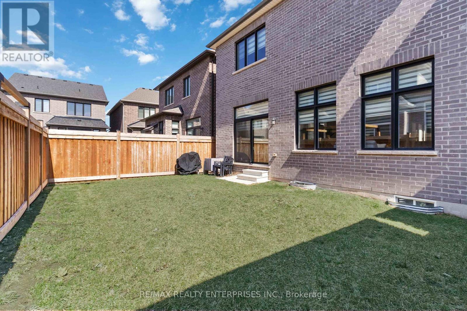 Photo 45 of 1437 Lakeport Crescent, Oakville ON