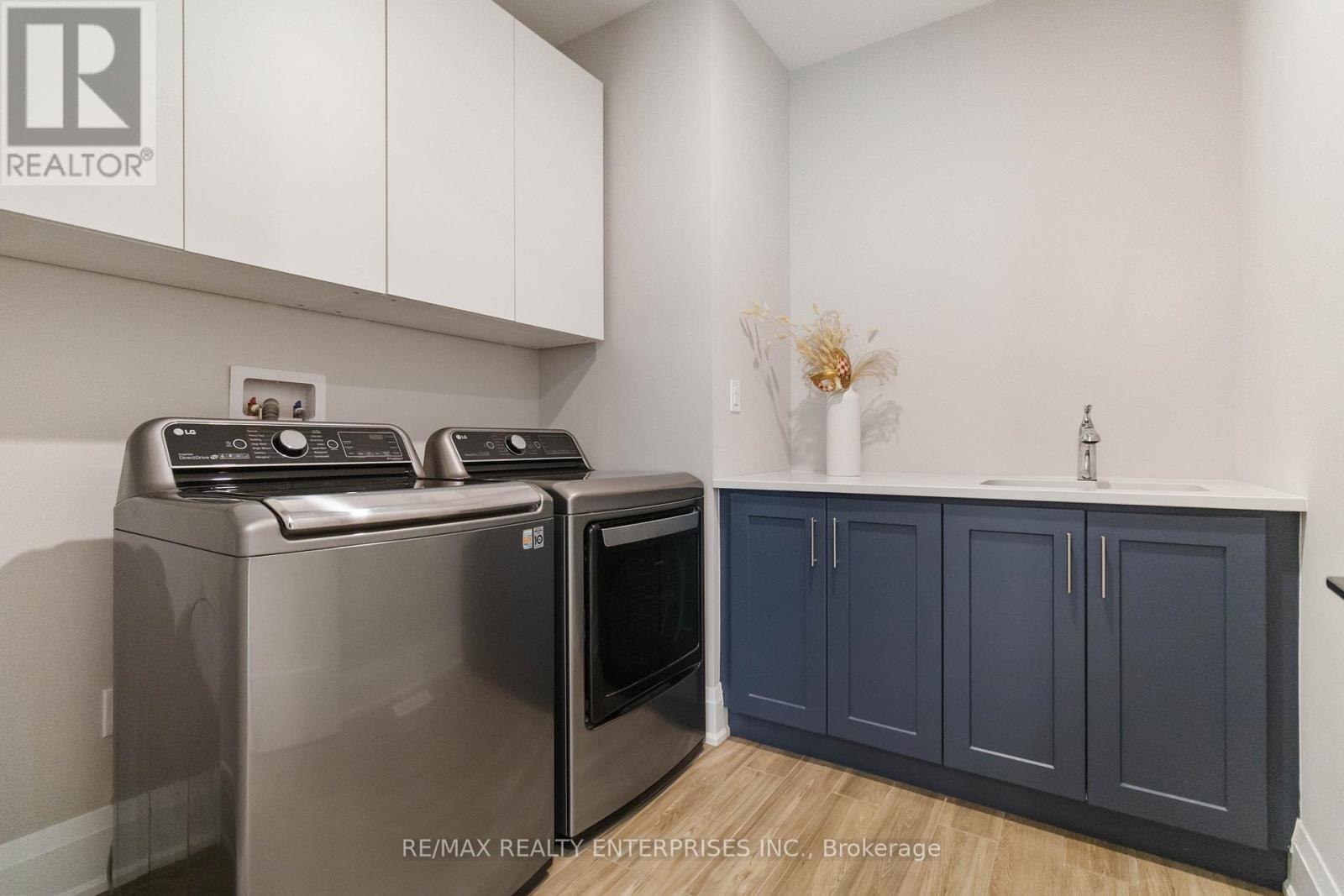 Photo 34 of 1437 Lakeport Crescent, Oakville ON