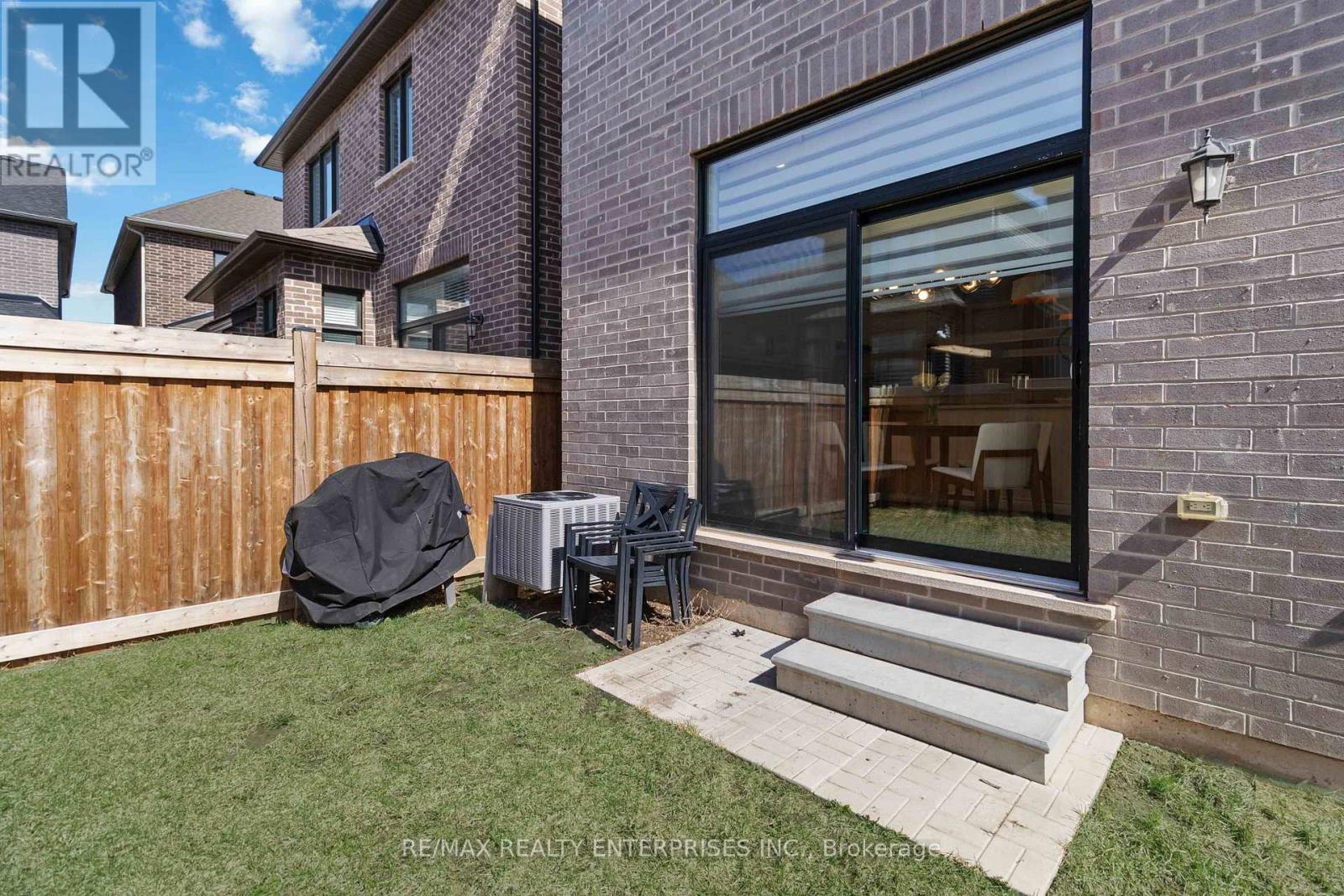 Photo 47 of 1437 Lakeport Crescent, Oakville ON