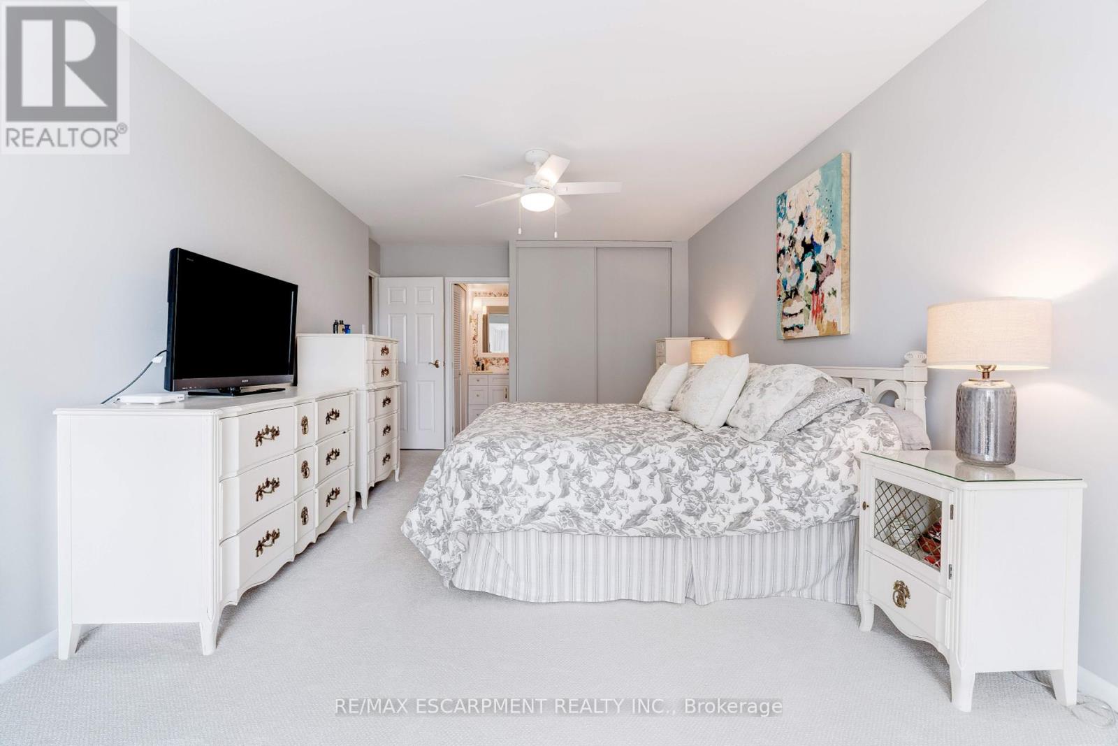 Photo 17 of 903 2175 Marine Drive, Oakville ON