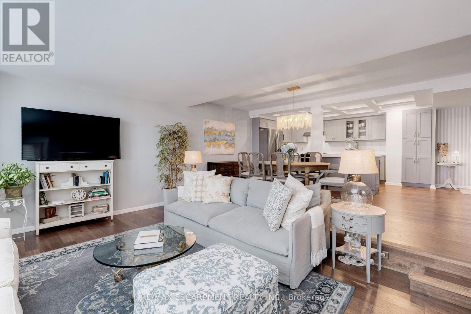 Photo 6 of 903 2175 Marine Drive, Oakville ON