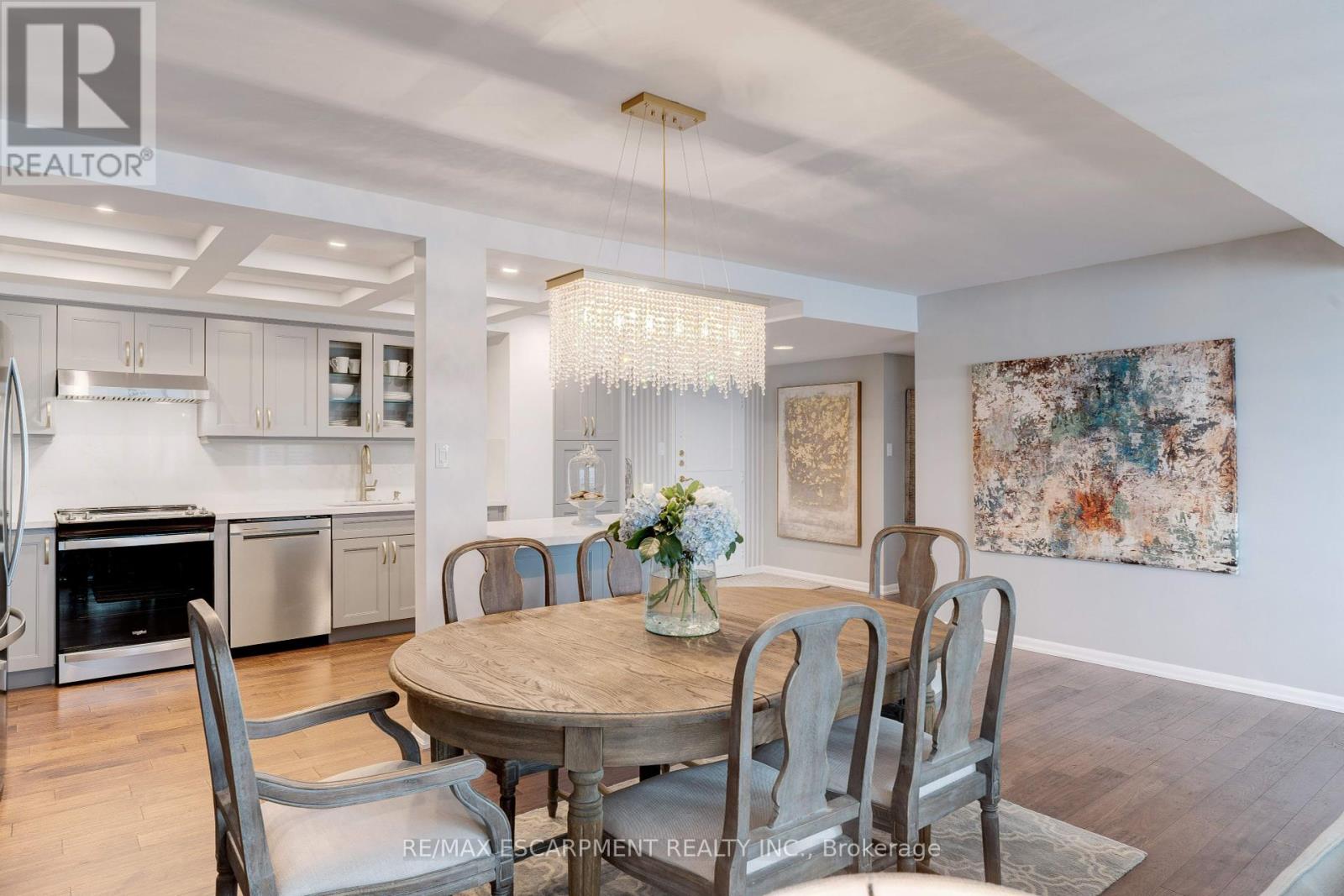 Photo 9 of 903 2175 Marine Drive, Oakville ON