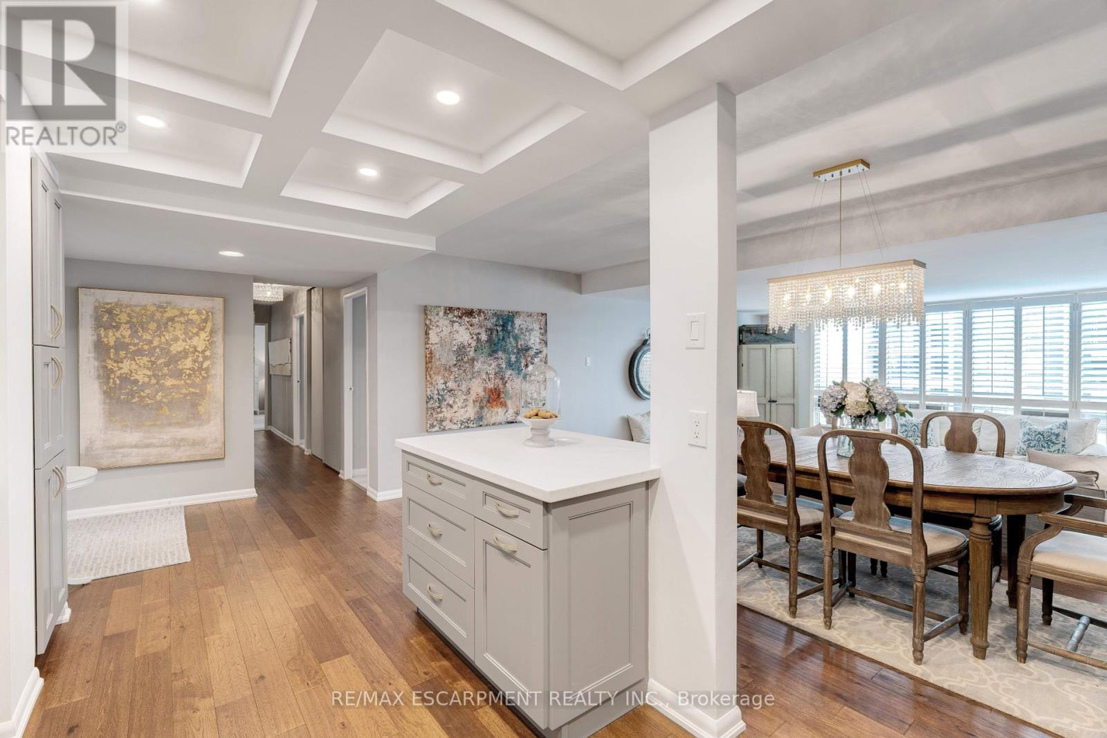 Photo 12 of 903 2175 Marine Drive, Oakville ON