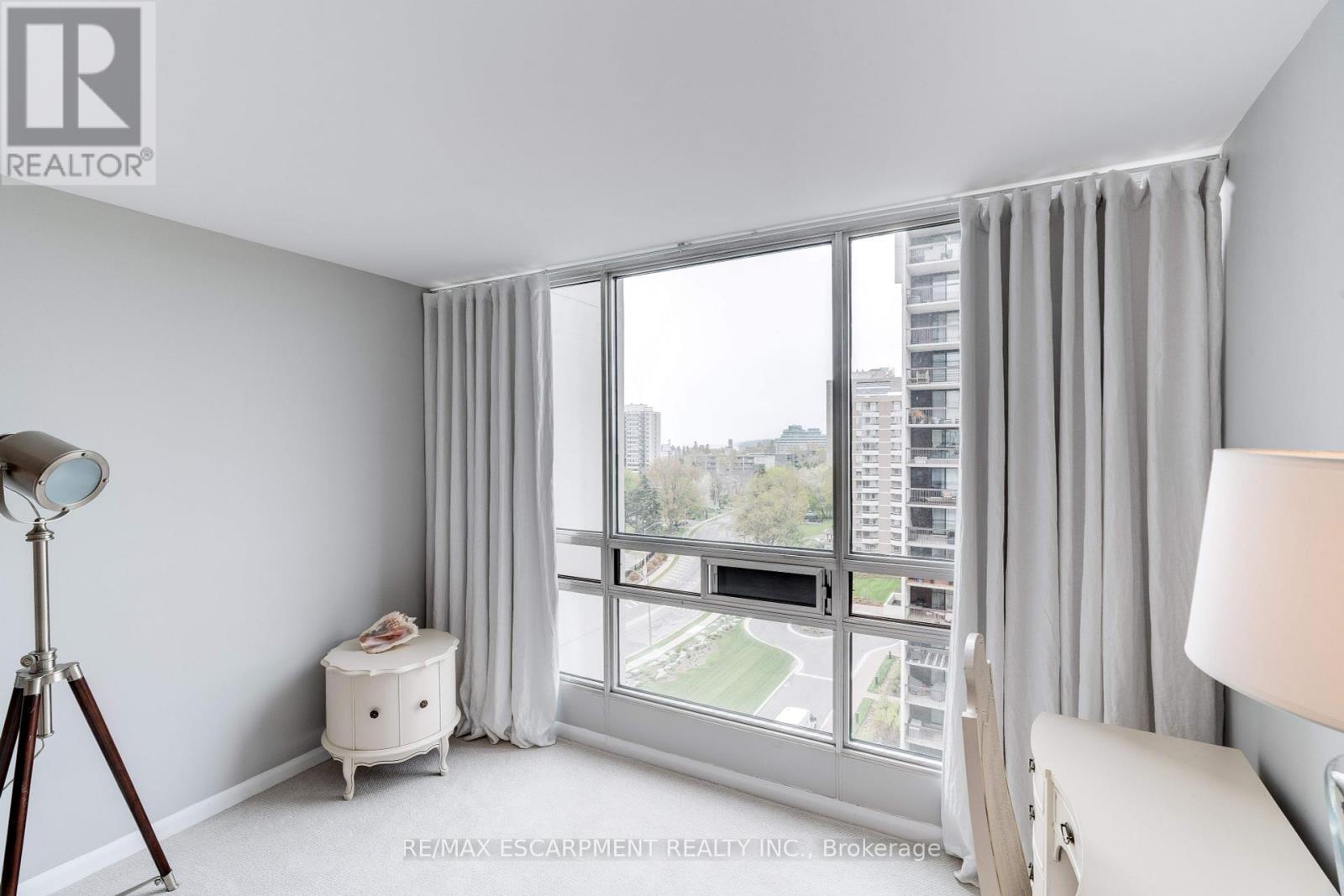Photo 19 of 903 2175 Marine Drive, Oakville ON