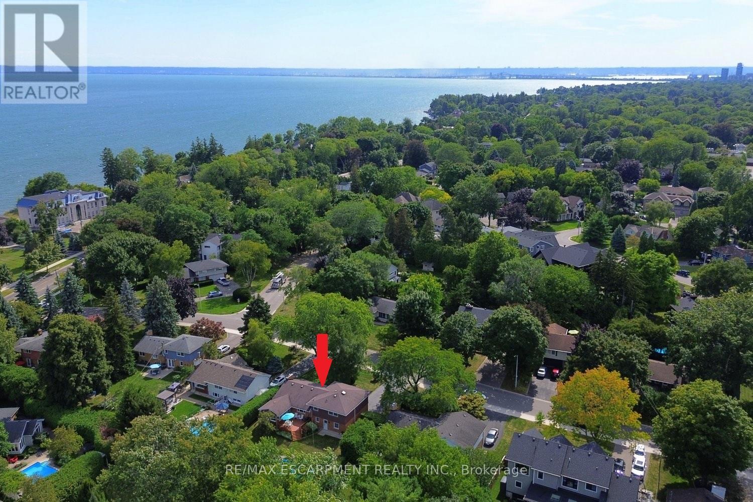 Photo 39 of 219 Strathcona Drive, Burlington ON