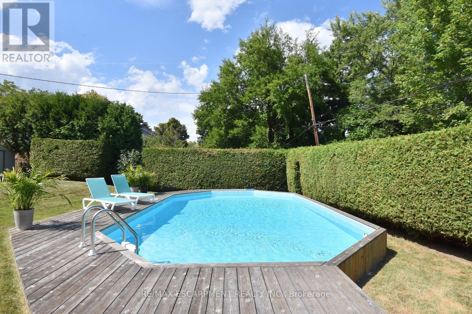 Photo 36 of 219 Strathcona Drive, Burlington ON