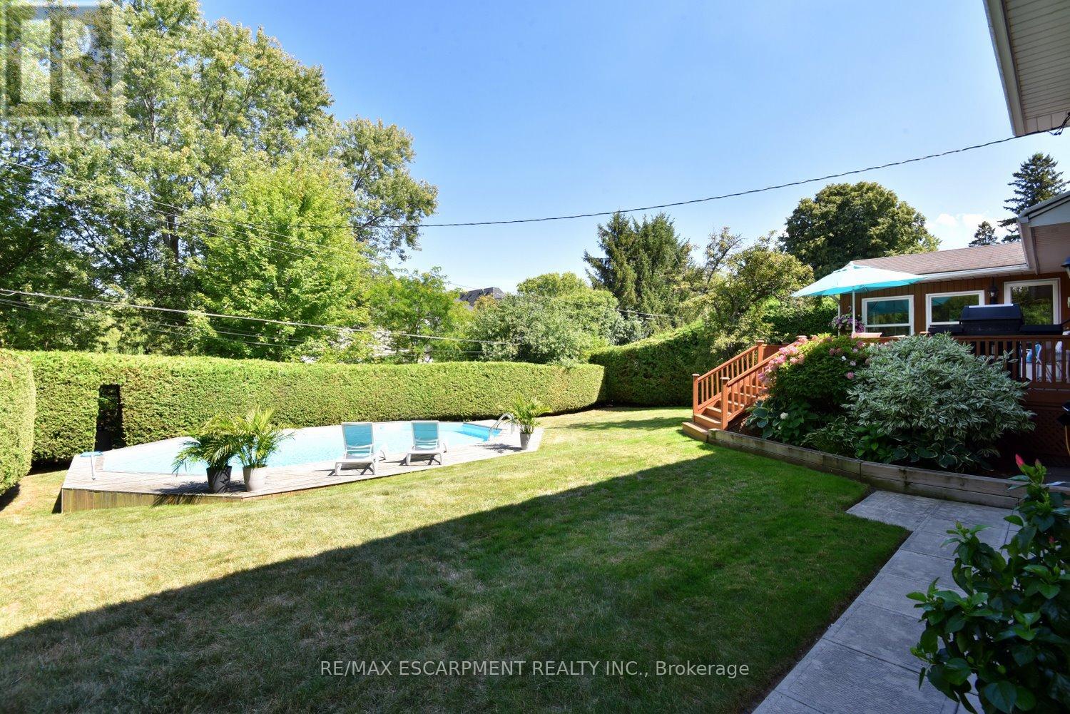 Photo 38 of 219 Strathcona Drive, Burlington ON