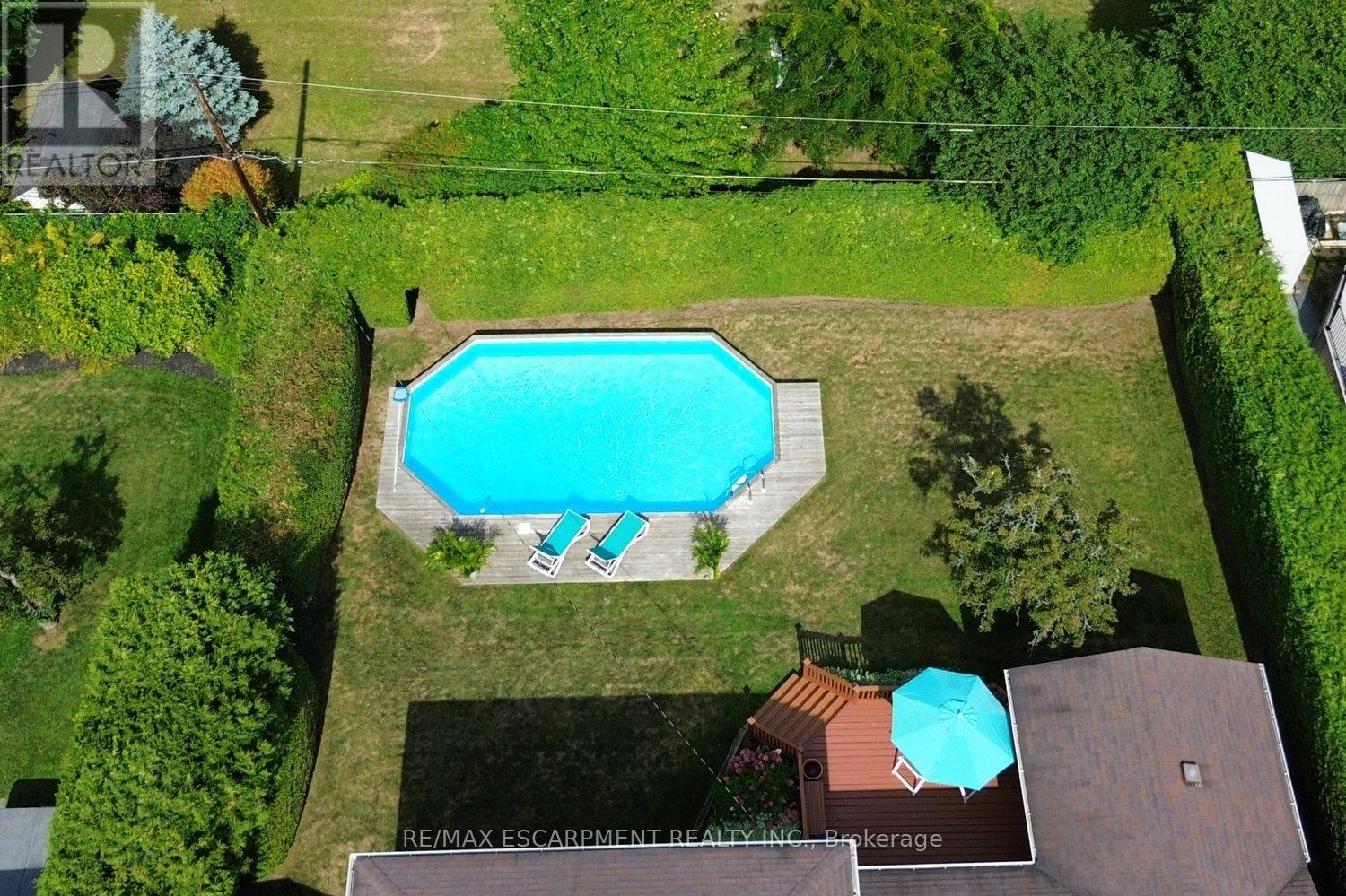 Photo 34 of 219 Strathcona Drive, Burlington ON