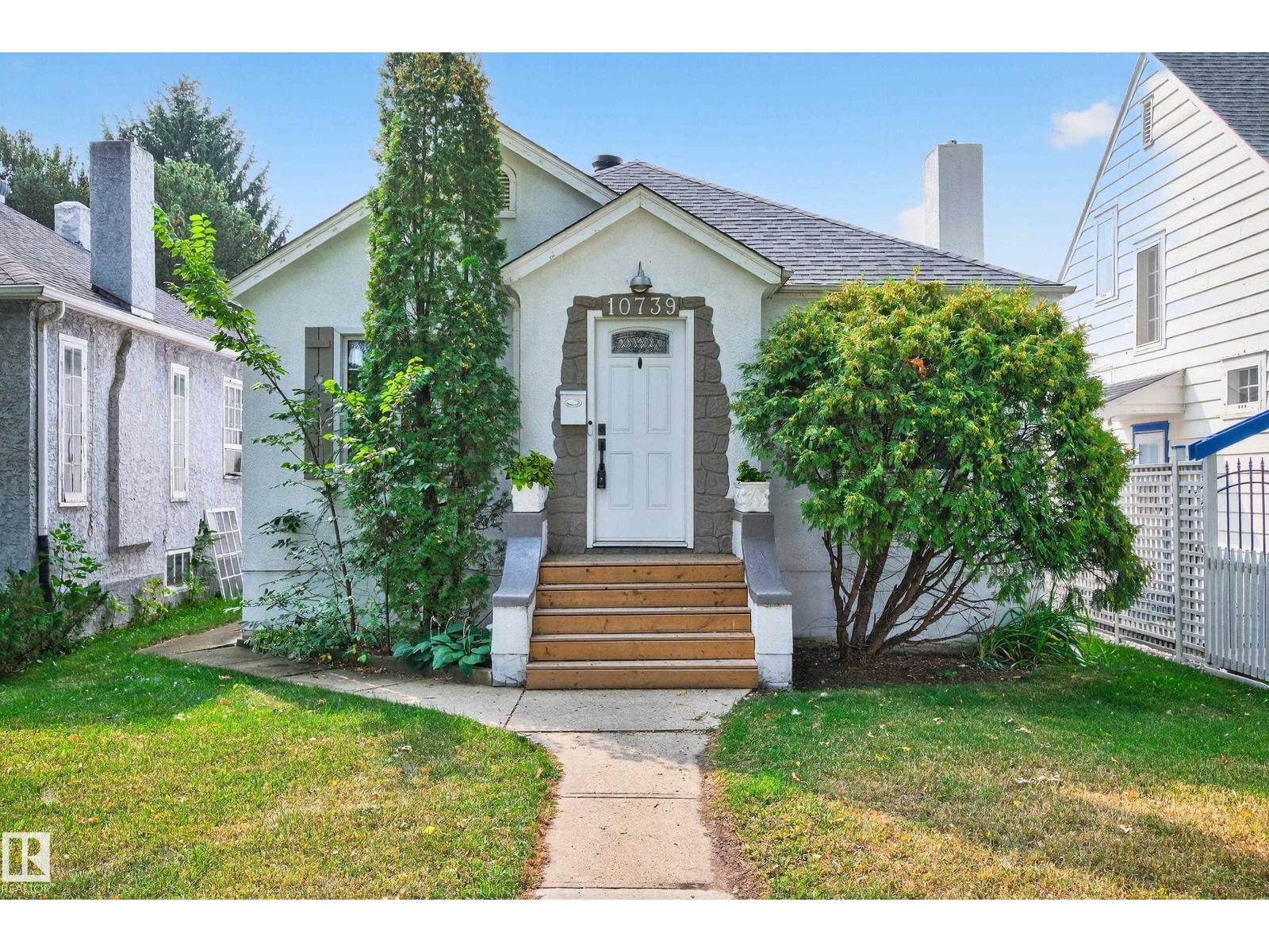 Photo 1 of 10739 80 Av Nw, Edmonton AB