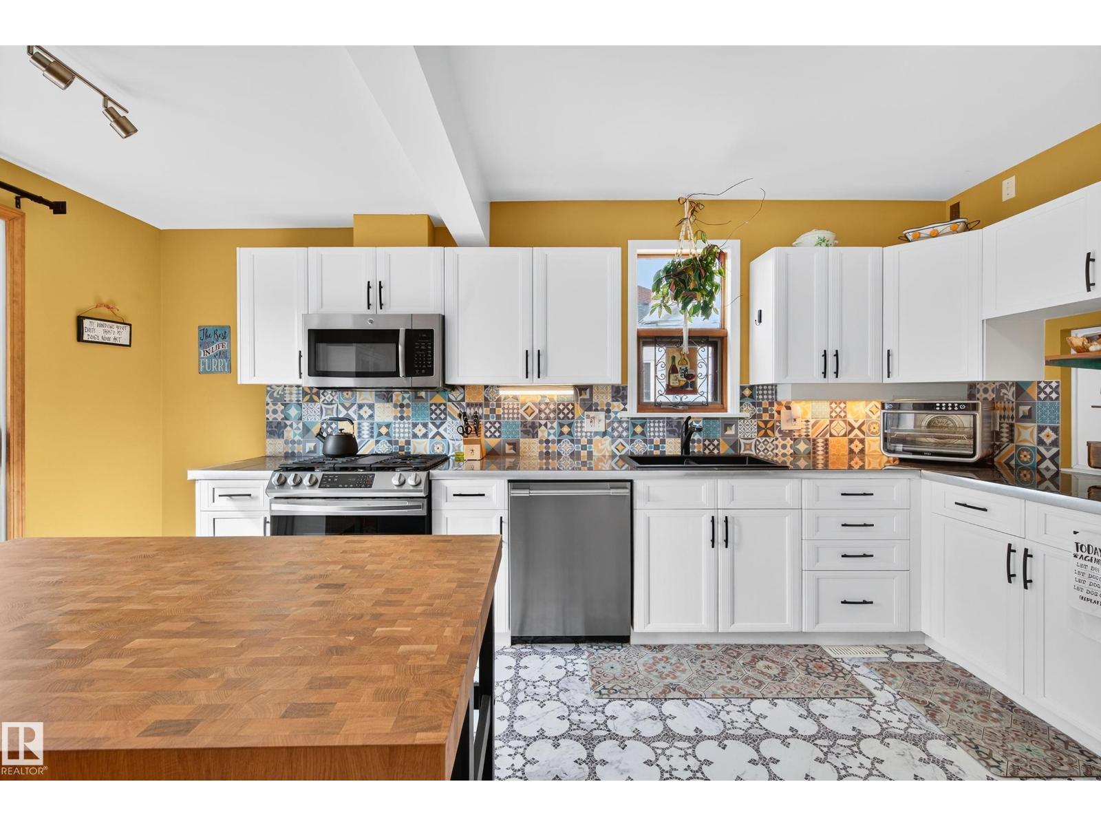 Photo 19 of 10739 80 Av Nw, Edmonton AB