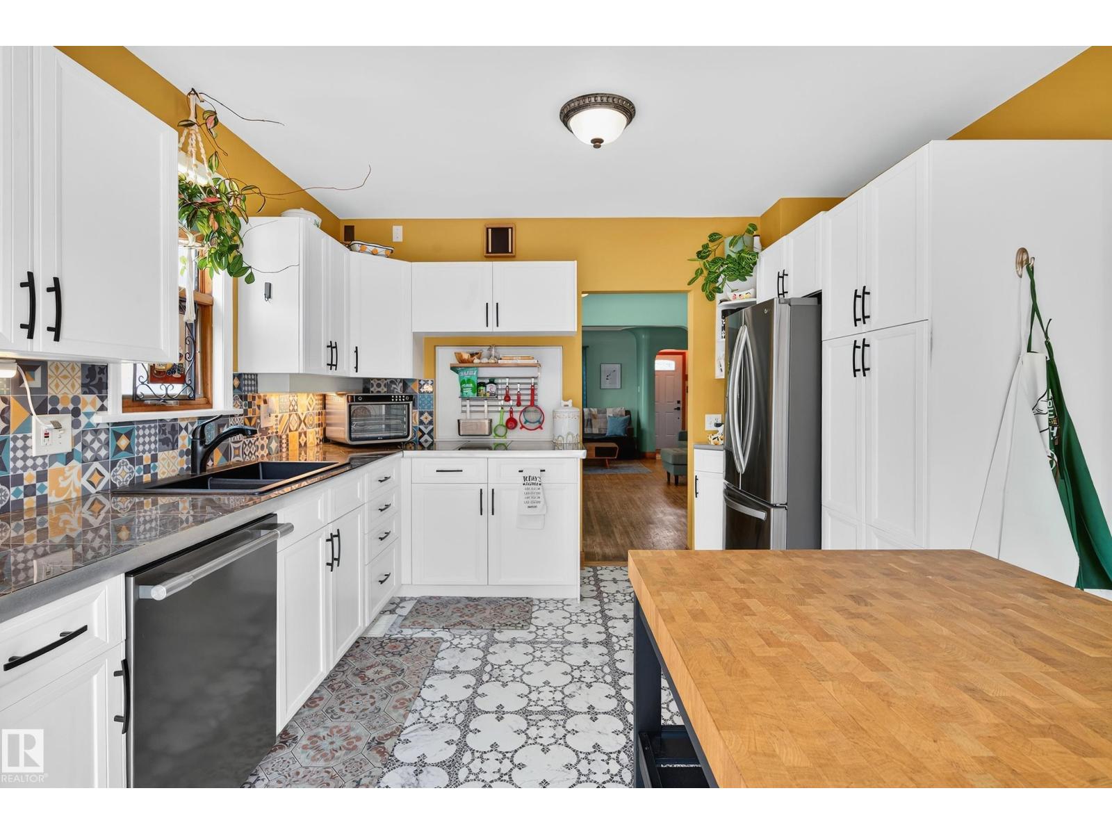 Photo 20 of 10739 80 Av Nw, Edmonton AB