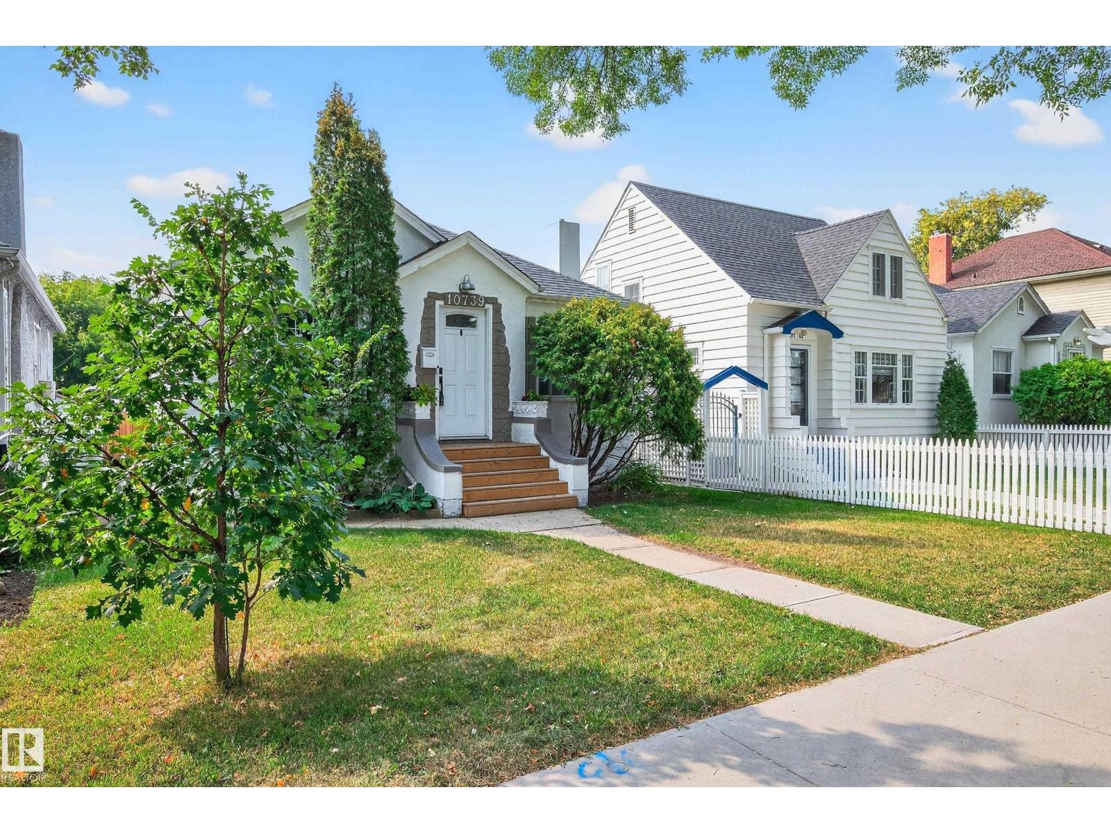 Photo 4 of 10739 80 Av Nw, Edmonton AB