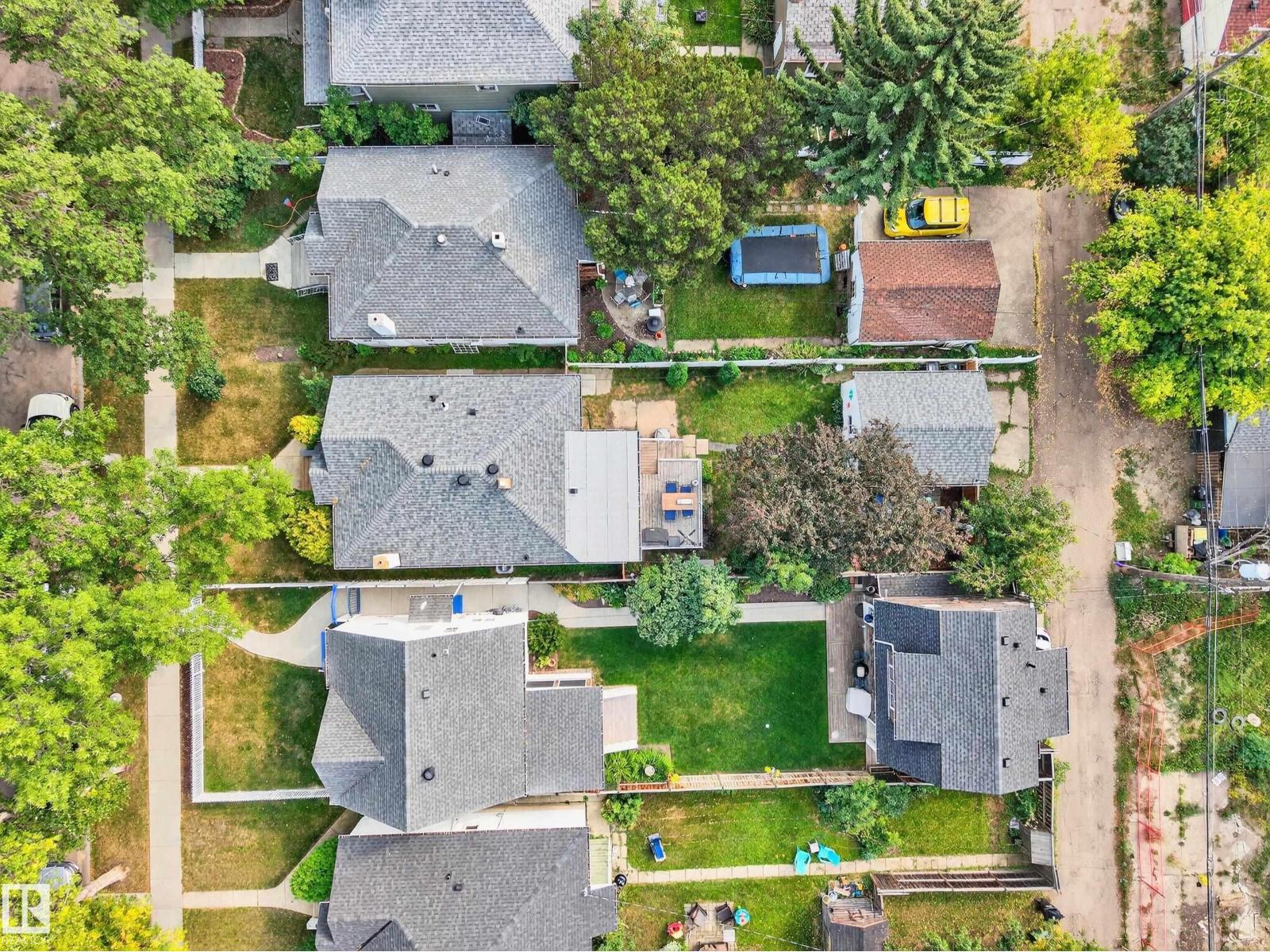 Photo 6 of 10739 80 Av Nw, Edmonton AB