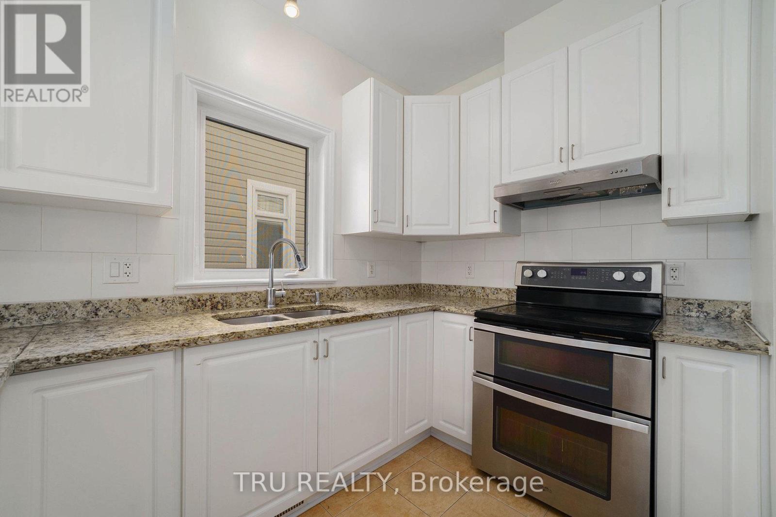 Photo 10 of 536 Golden Sedge Way, Ottawa ON