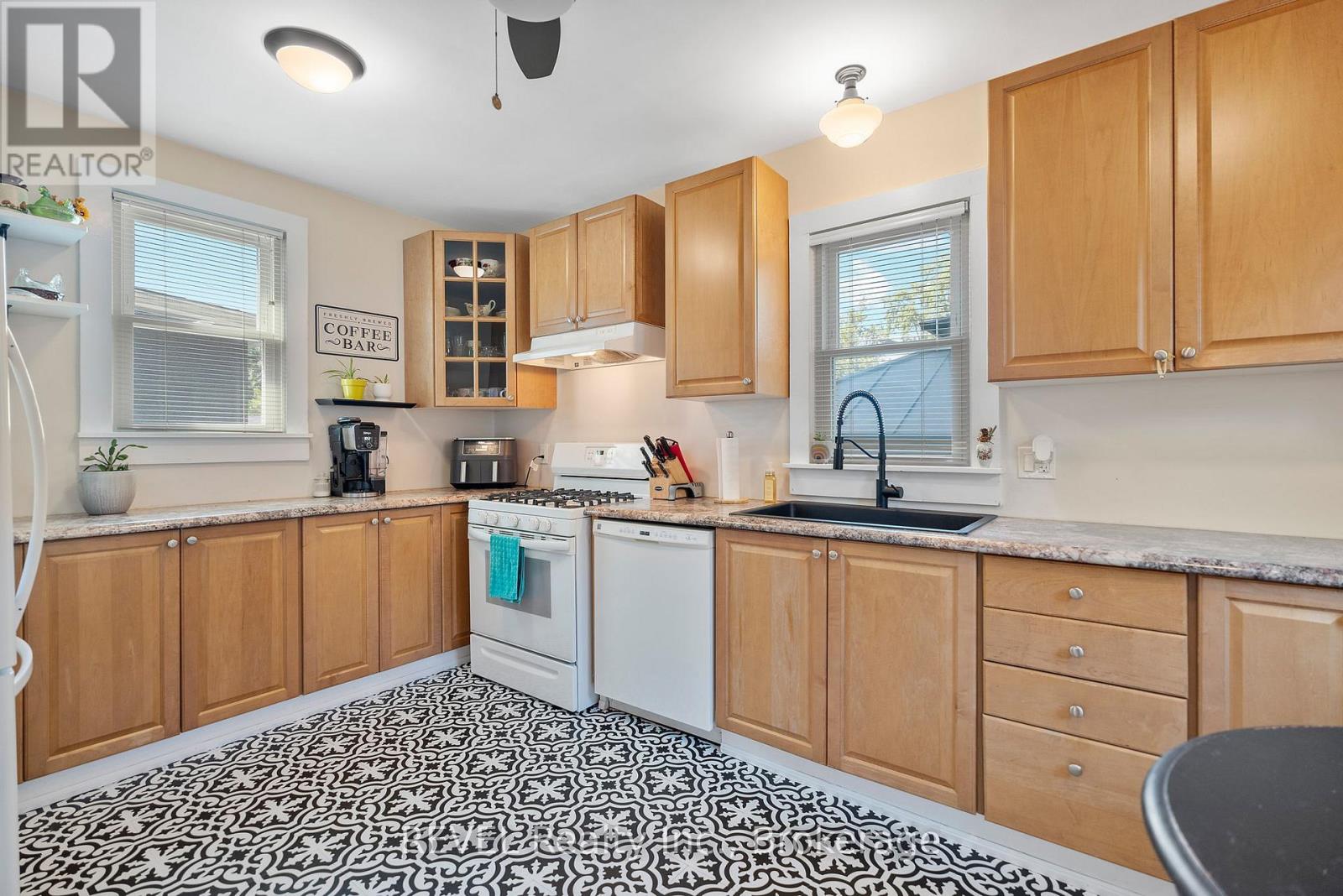 Photo 13 of 103 Wilton Avenue, Welland ON