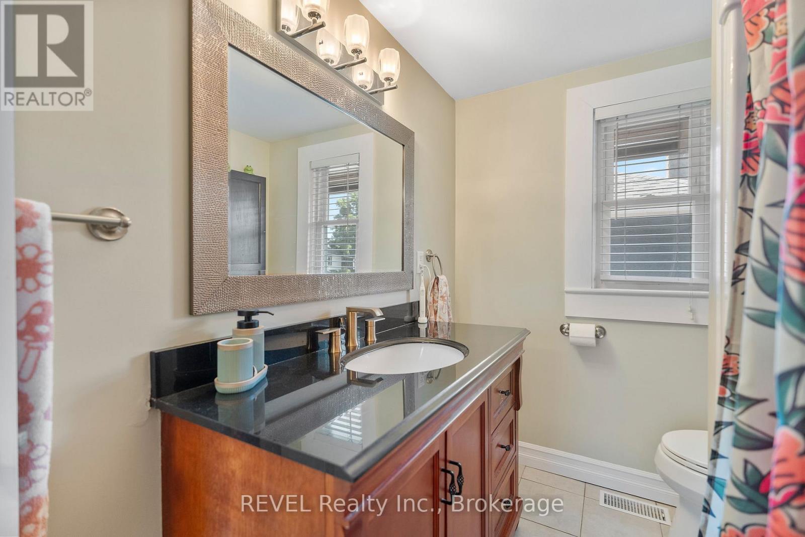 Photo 19 of 103 Wilton Avenue, Welland ON